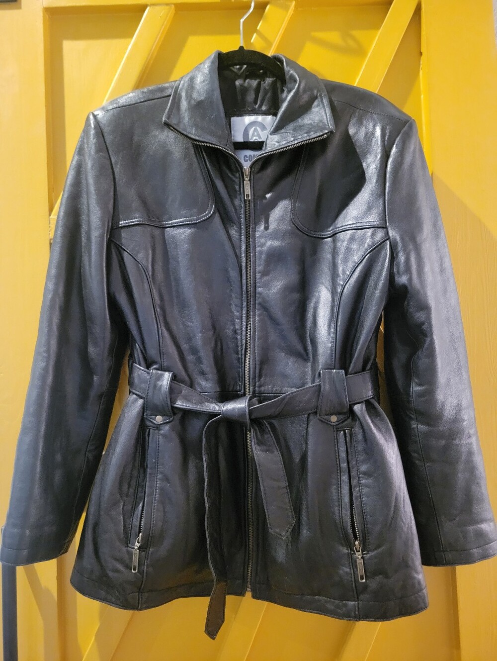 Vintage 80/90 Comint Mint Condition Black Leather Belted Jacket